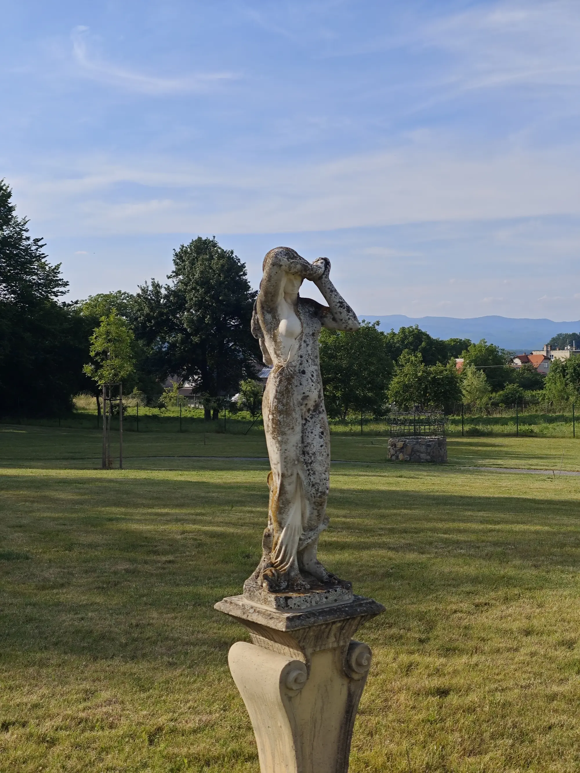 Historické elementy v parku